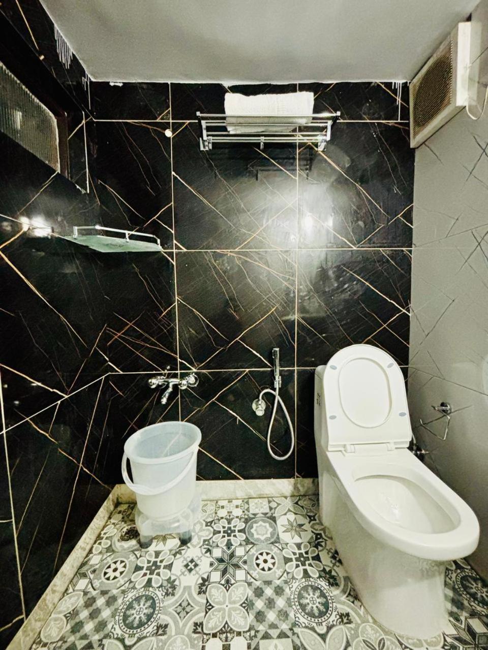 Hotel Amar Mussoorie Bagian luar foto