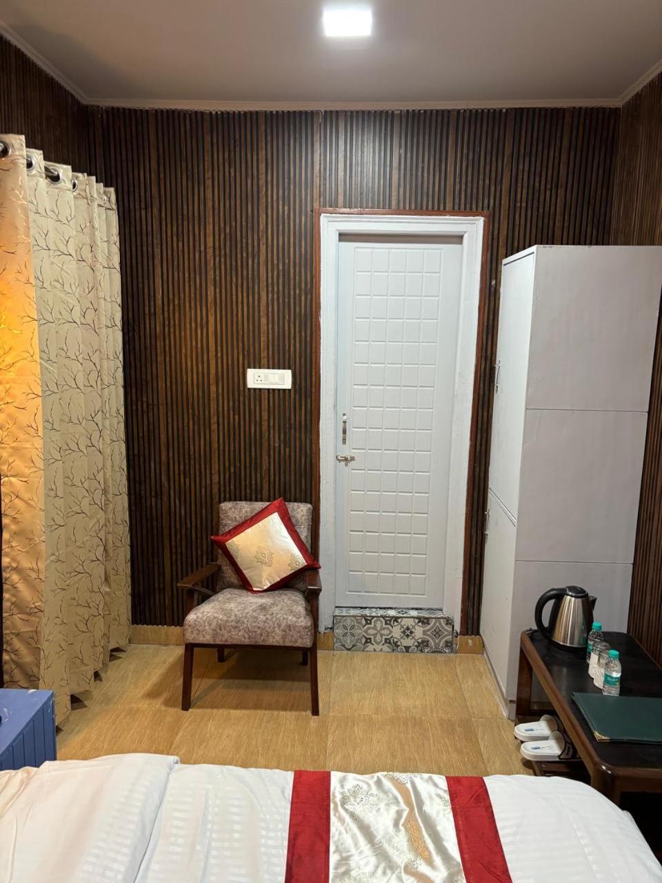 Hotel Amar Mussoorie Bagian luar foto