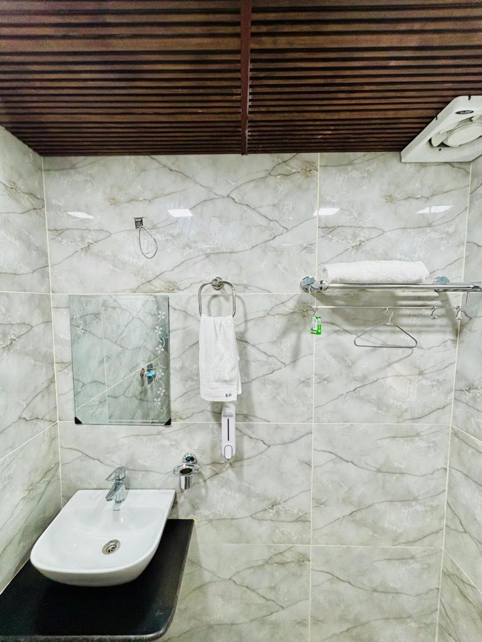 Hotel Amar Mussoorie Bagian luar foto