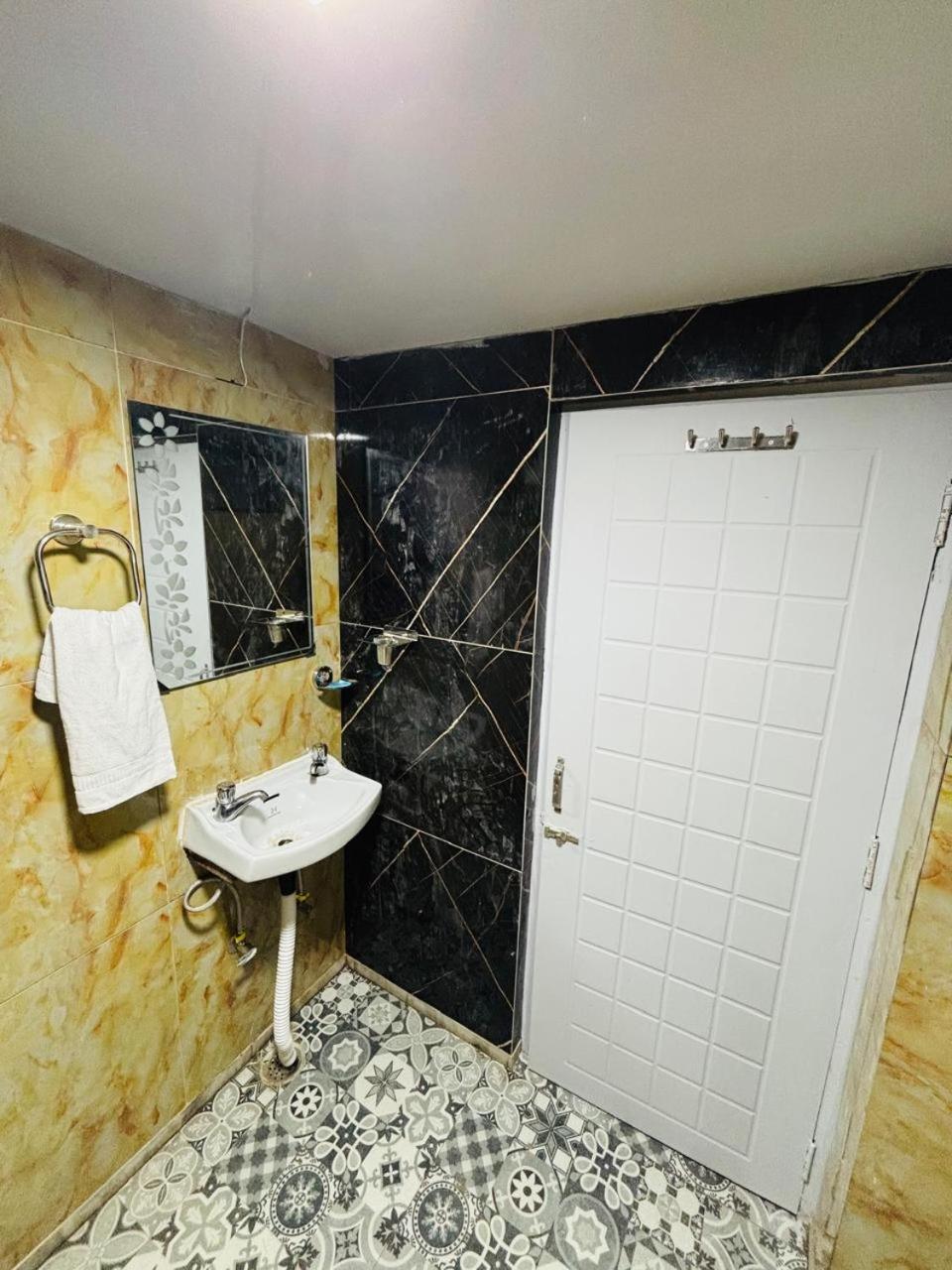 Hotel Amar Mussoorie Bagian luar foto