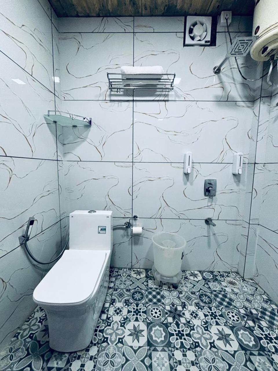 Hotel Amar Mussoorie Bagian luar foto