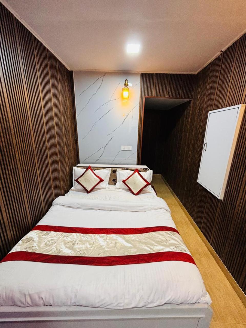Hotel Amar Mussoorie Bagian luar foto