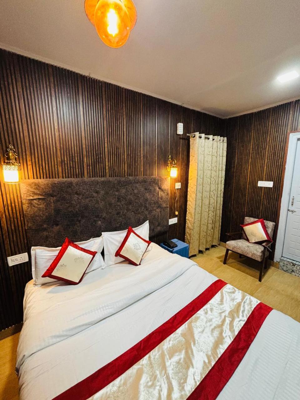 Hotel Amar Mussoorie Bagian luar foto