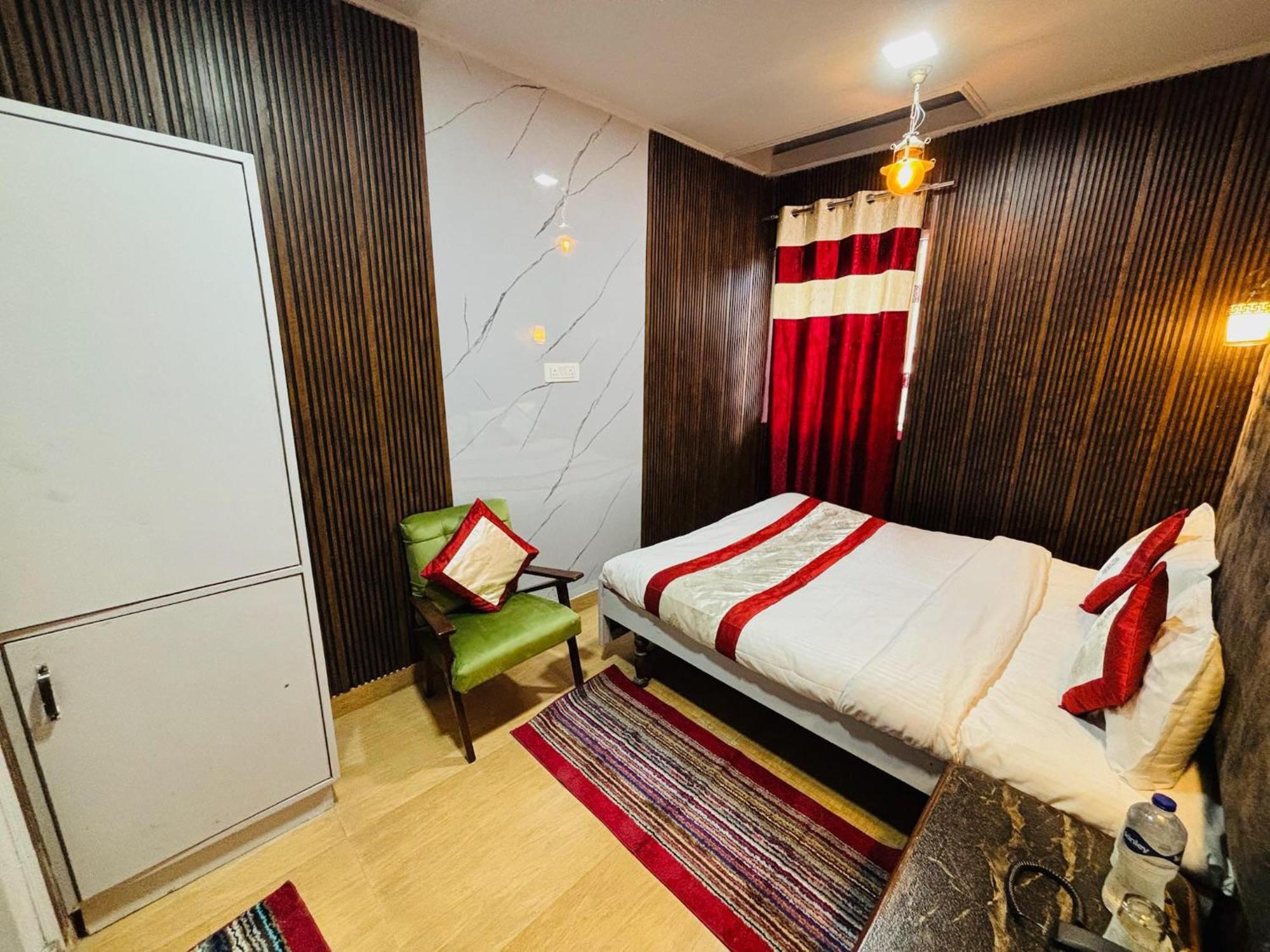 Hotel Amar Mussoorie Bagian luar foto